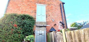 2 bedroom detached house for sale