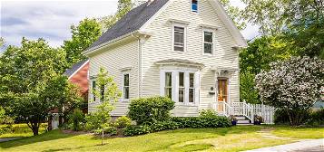 34 Pearl St, Camden, ME 04843