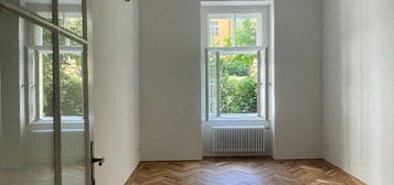 Byt 2+kk, 44 m², Na spojce, Praha