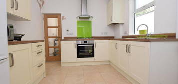 4 bedroom terraced house to rent