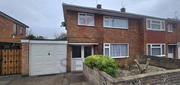 3 bedroom semi-detached house to rent