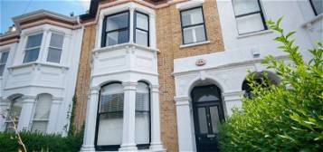 Flat for sale in Park Road, Westcliff-On-Sea SS0