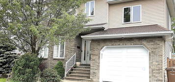 6790, Rue des Sittelles
                        Laval (Sainte-Rose)