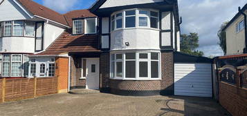 3 bed semi-detached house to rent