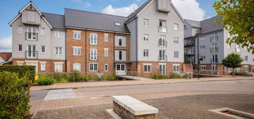 Flat for sale in The Boulevard, Horsham RH12