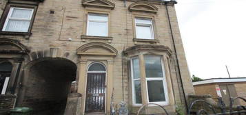 Flat to rent in Union Street, Heckmondwike WF16