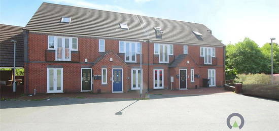 Flat to rent in Beasley Avenue, Newcastle, Staffordshire ST5