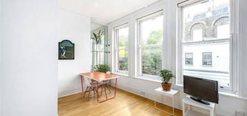 Flat to rent in Canonbury Lane, Islington N1