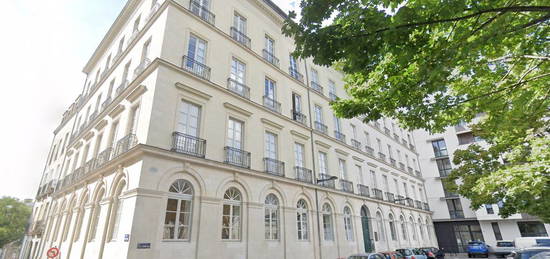 Appartement  à louer, 6 pièces, 4 chambres, 235 m²