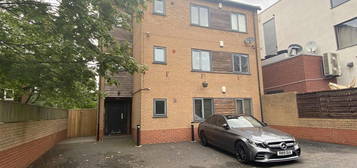 Flat to rent in Craig Road, Heaton Mersey, Stockport SK4