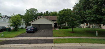 1102 Gilbert Ct, Stillwater, MN 55082