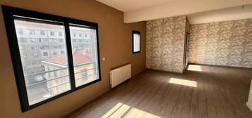 Appartement  à vendre, 3 pièces, 2 chambres, 80 m²