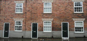 2 bedroom detached house