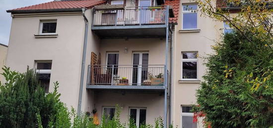 helle und geräumige 3 Zimmerwohnung auf einer Etage allein