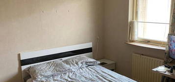 Room availabe in a 2 bed house near centre