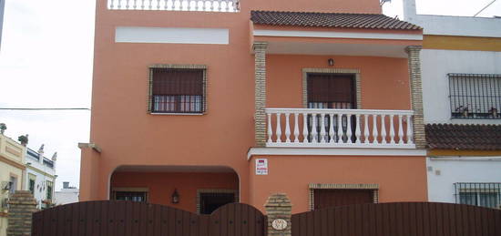 Chalet adosado en venta en calle Barca, 1