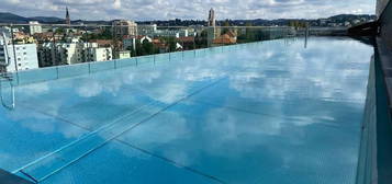 Sonnige Pärchenwohnung mit Pool und riesigem Balkon