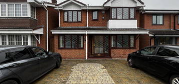 5 bedroom detached house