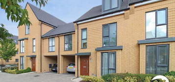 4 bedroom terraced house to rent