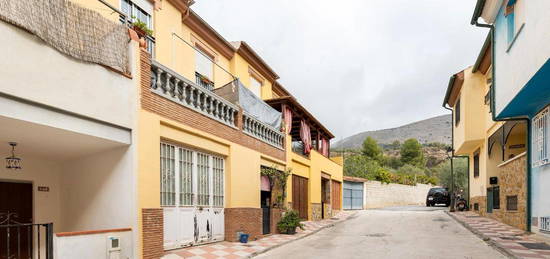 Casa adosada en venta en Alfacar