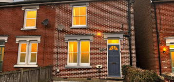 2 bedroom semi-detached house for sale