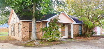 1020 Barrington Dr, Baker, LA 70714