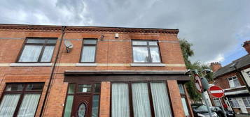 5 bedroom terraced house