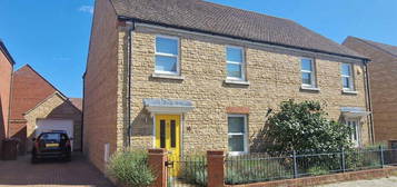 4 bedroom semi-detached house for sale