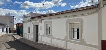 Casa en calle Cristo de la Veracruz en Las Almenas, Tomares