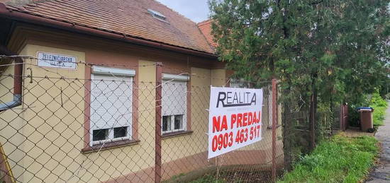 EXKLUZÍVNE, rod.dom Nitra-mesto-Železničiarska ul. s veľkou dielňou na 5,5á pozemku