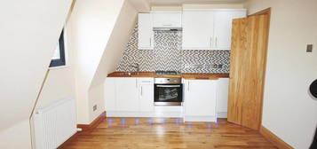 Flat to rent in 1 The Village, North End Way NW3