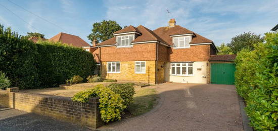 5 bedroom detached house