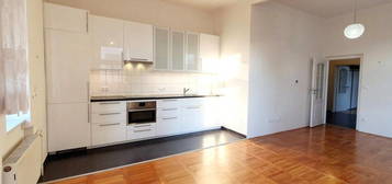 Byt 2+kk, 62 m², Braunerova, Praha