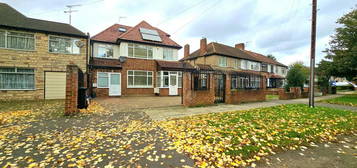 5 bedroom semi-detached house for sale