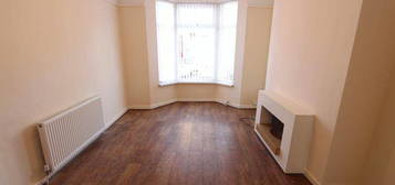 4 bedroom end of terrace house