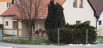 V Jihočeském kraji, obci Čkyně, pronájem zrekonstruovaného domu s terasou a zahradou, okr. Prachatic