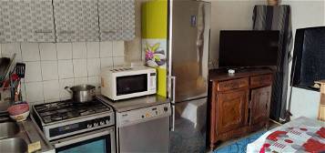 Loue location 480 euros + charges , mitoyenne ref 1 pour 2 personne 1 a s