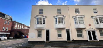 4 bedroom terraced house to rent