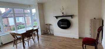 3 bedroom flat to rent