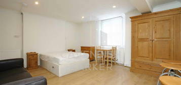 Studio to rent in Gloucester Place, Baker Street, London W1U