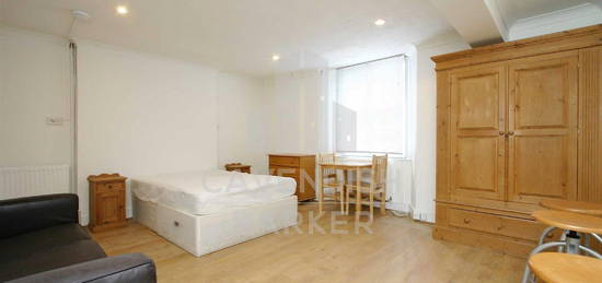 Studio to rent in Gloucester Place, Baker Street, London W1U