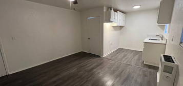 211 E 55th St Unit 9, Los Angeles, CA 90011