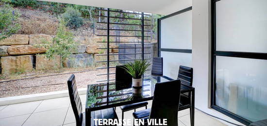 T2 - 42M2 - TERRASSE ET JARDIN 48 M2 - PARKING - PLAGE ET CE