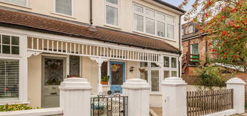 4 bed end terrace house for sale