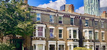 Flat to rent in 136 South Lambeth Road, Vauxhall, London SW8