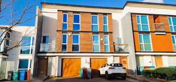 3 bed town house to rent