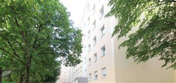 ERSTBEZUG nach Sanierung - Sonnige 3-Zimmer-Wohnung in ruhiger Lage mit Westloggia