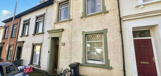 5 bedroom terraced house