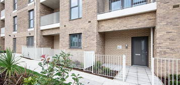 Flat for sale in Albert Road, Barnet EN4, Barnet,