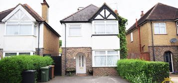 Detached house to rent in Beckingham Road, Guildford GU2